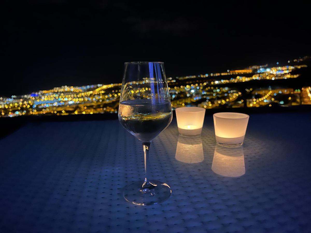 2 Bedroom Apartment With Breathtaking View Of The Sea - Sunset 아데제 외부 사진
