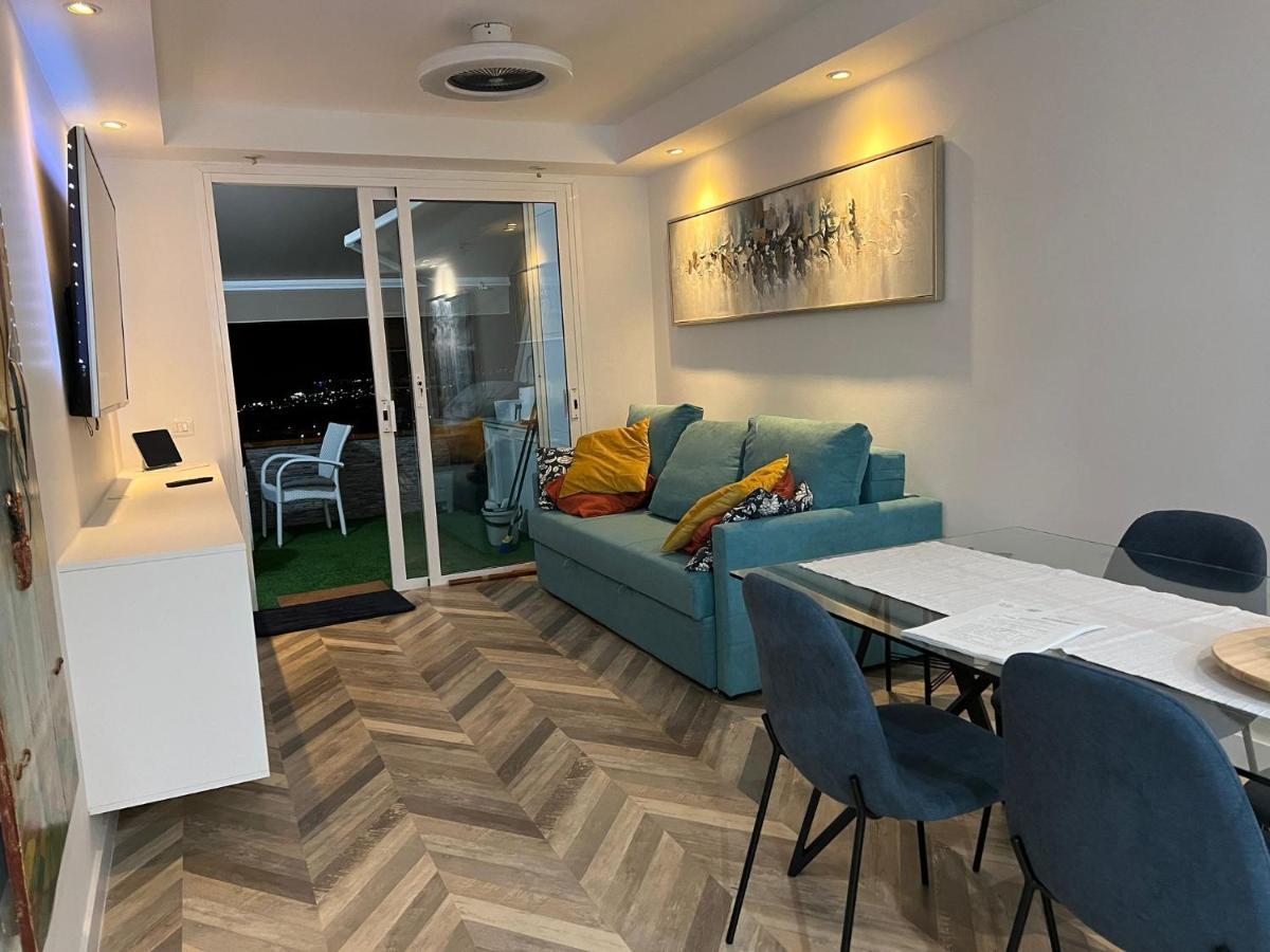 2 Bedroom Apartment With Breathtaking View Of The Sea - Sunset 아데제 외부 사진