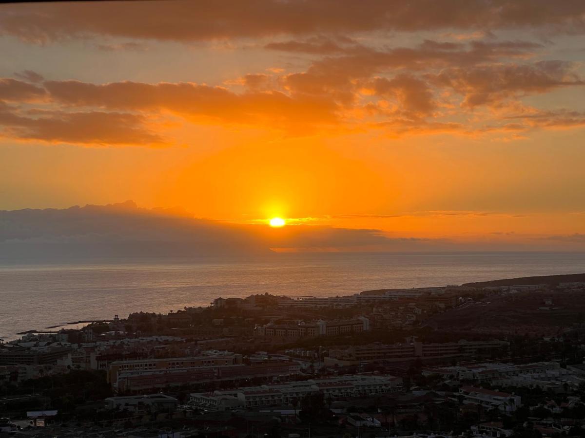 2 Bedroom Apartment With Breathtaking View Of The Sea - Sunset 아데제 외부 사진