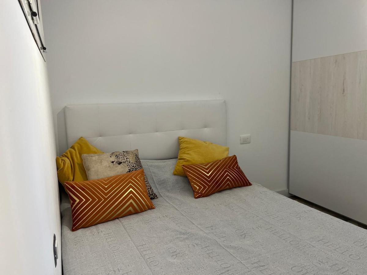 2 Bedroom Apartment With Breathtaking View Of The Sea - Sunset 아데제 외부 사진