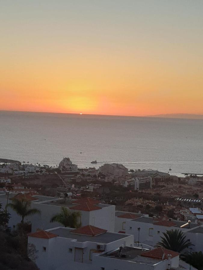 2 Bedroom Apartment With Breathtaking View Of The Sea - Sunset 아데제 외부 사진