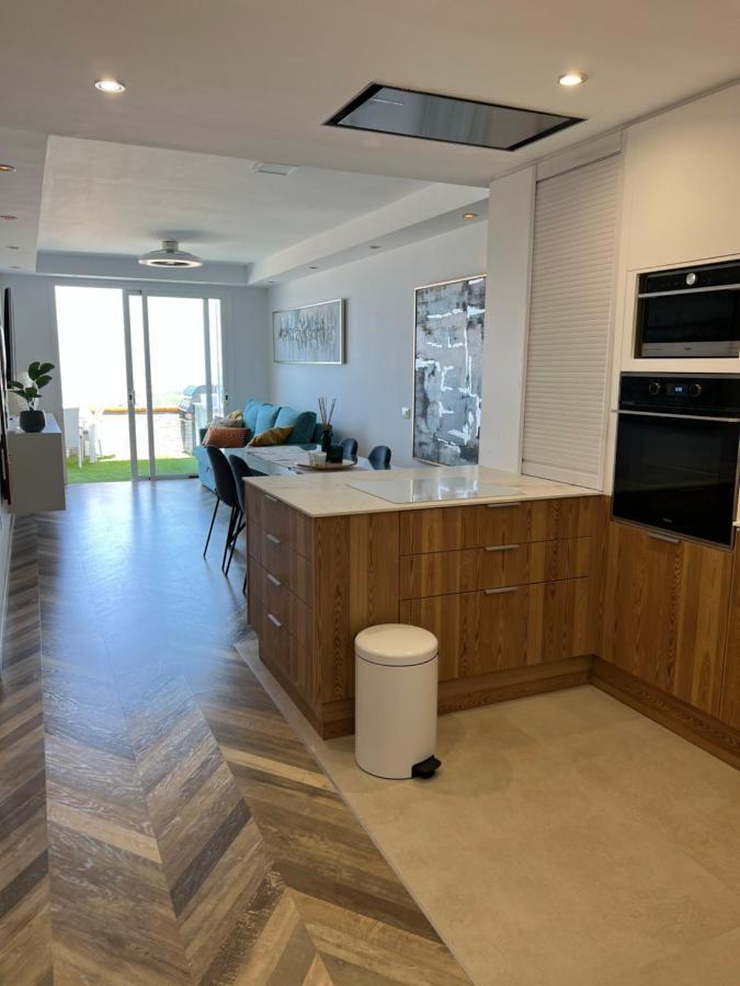 2 Bedroom Apartment With Breathtaking View Of The Sea - Sunset 아데제 외부 사진