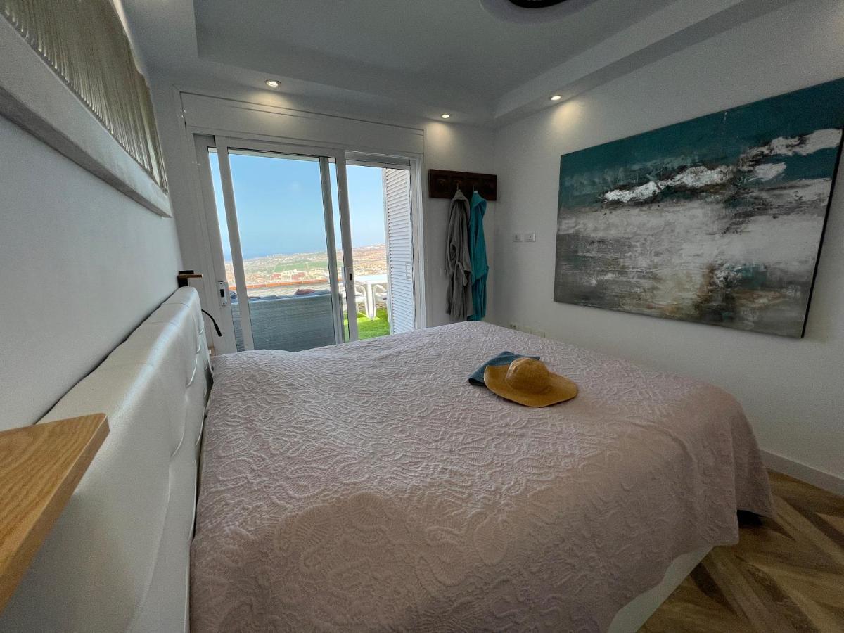 2 Bedroom Apartment With Breathtaking View Of The Sea - Sunset 아데제 외부 사진