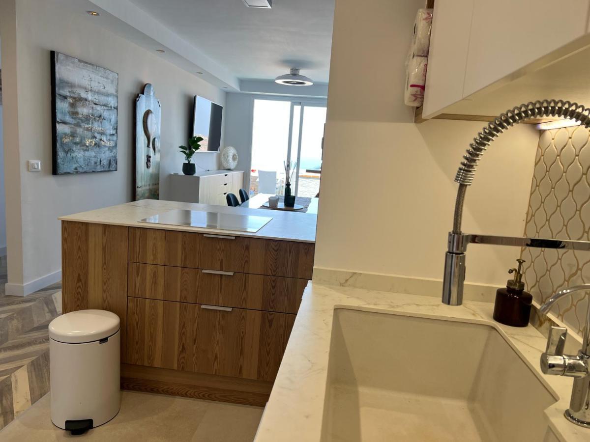 2 Bedroom Apartment With Breathtaking View Of The Sea - Sunset 아데제 외부 사진