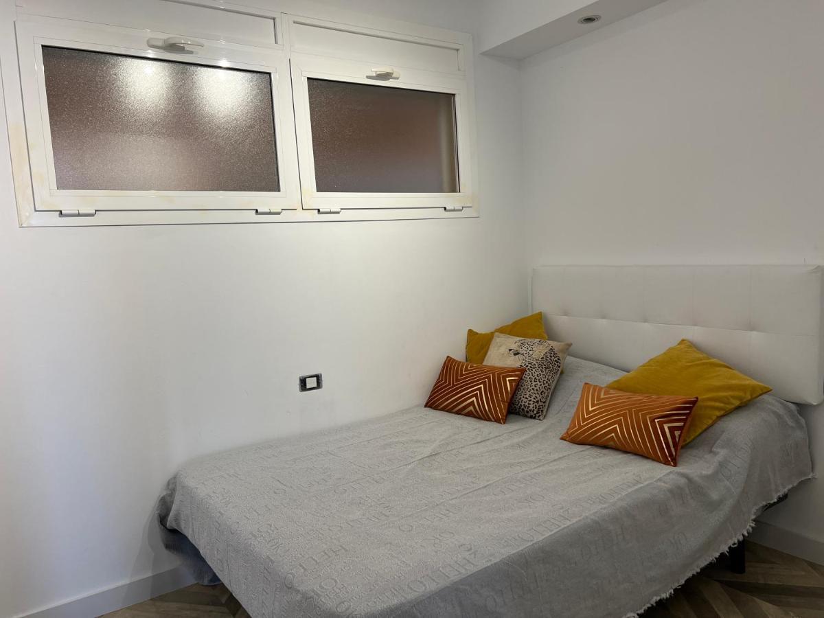 2 Bedroom Apartment With Breathtaking View Of The Sea - Sunset 아데제 외부 사진